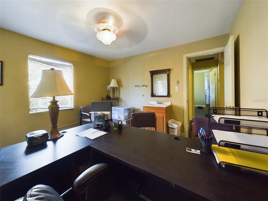 Home Office, Interior