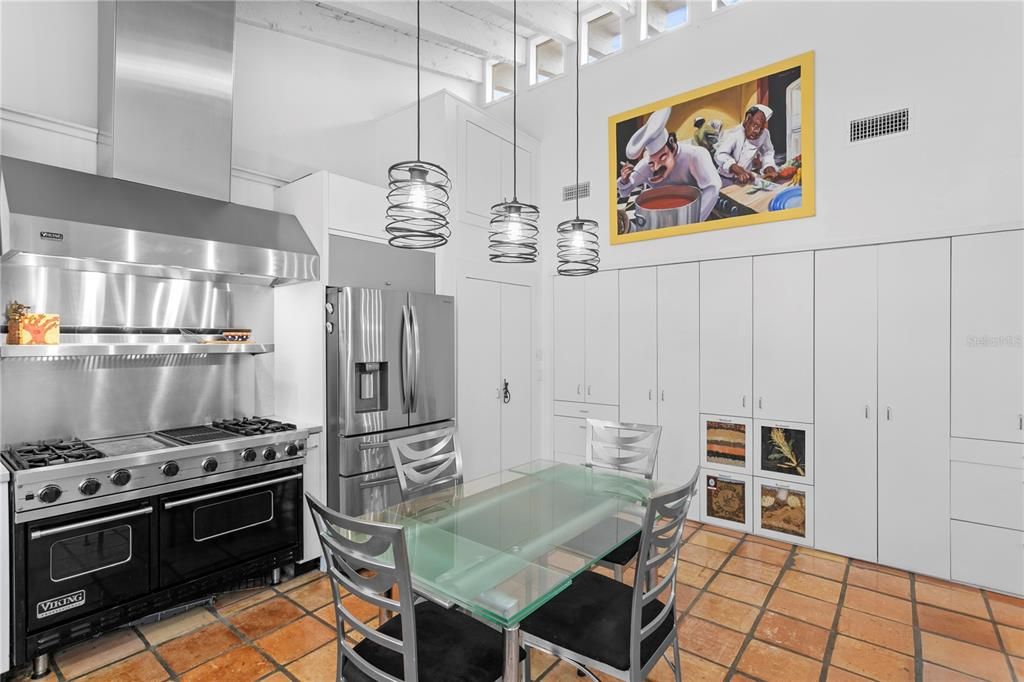 Dining room, Interior, Kitchen, Pendant Lights, Stainless Steel Appliances