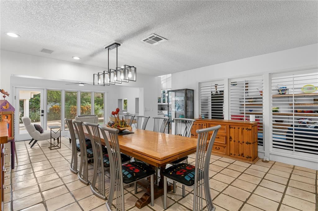 Dining room, Interior, Pendant Lights, Recessed Lighting