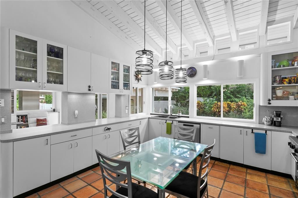 Dining room, Interior, Kitchen, Pendant Lights, Stainless Steel Appliances