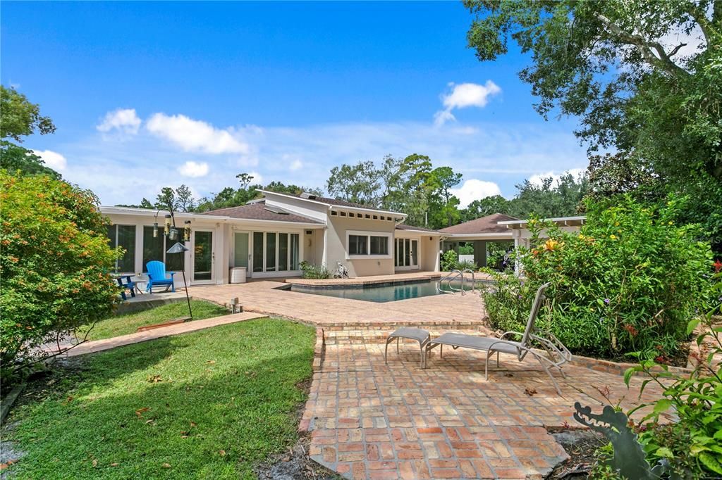 Exterior, Pool