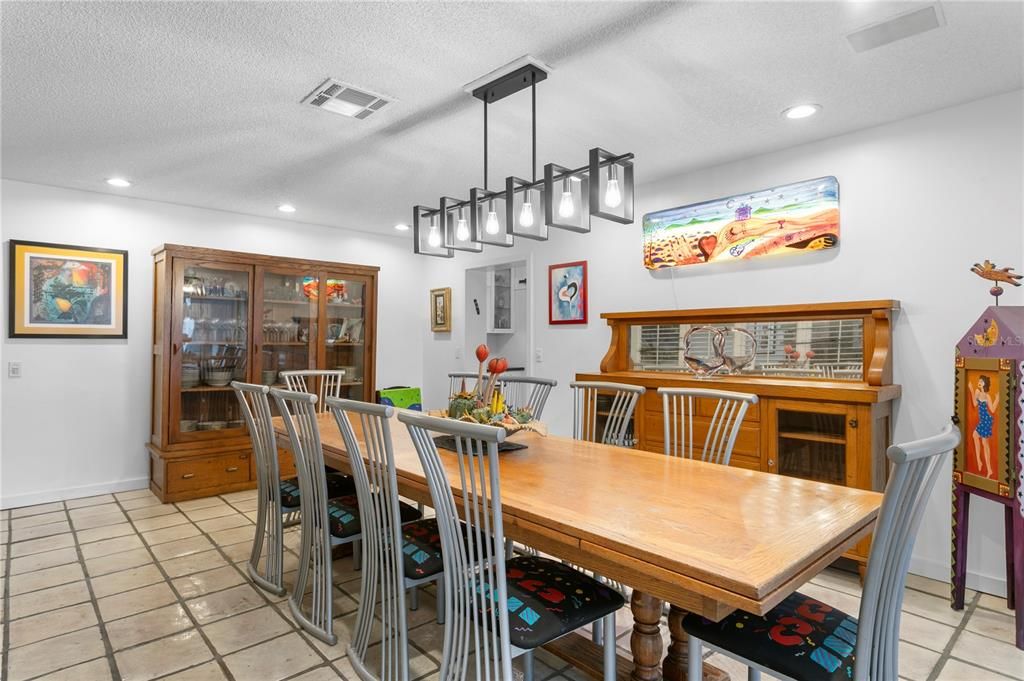 Dining room, Interior, Pendant Lights, Recessed Lighting