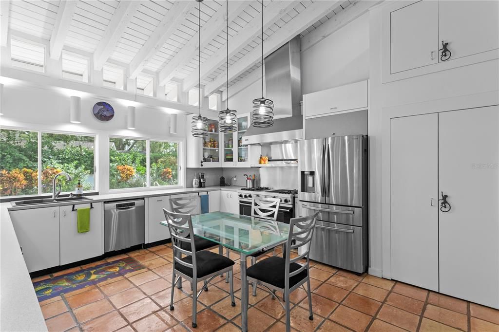 Dining room, Interior, Kitchen, Pendant Lights, Stainless Steel Appliances