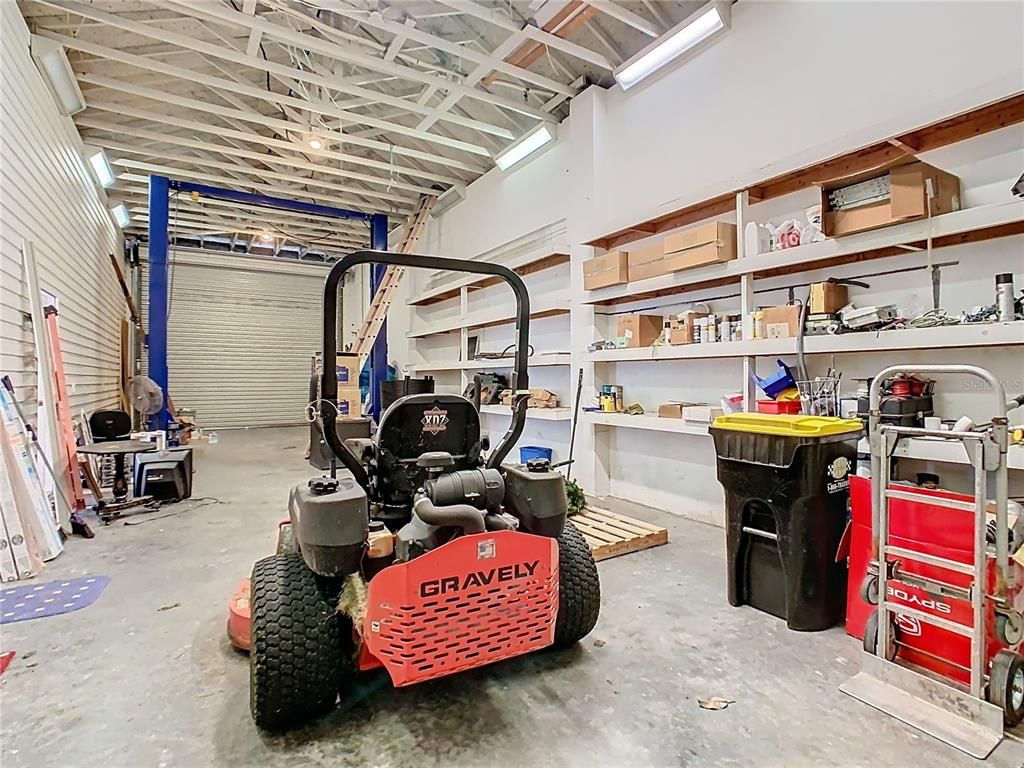 Garage, Interior