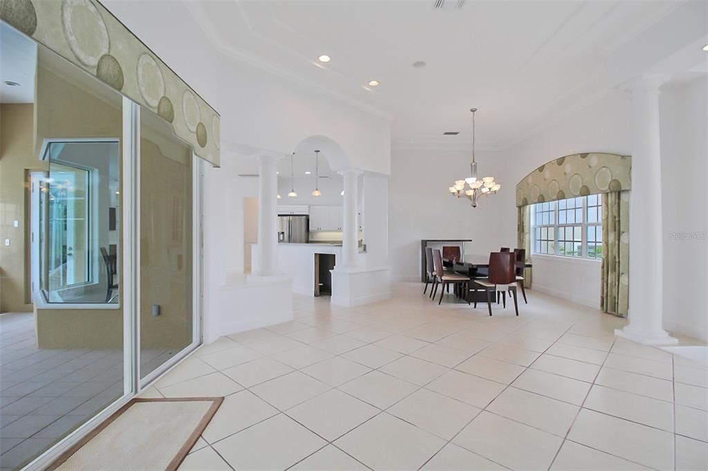 Chandelier, Dining room, Interior, Kitchen, Pendant Lights, Recessed Lighting