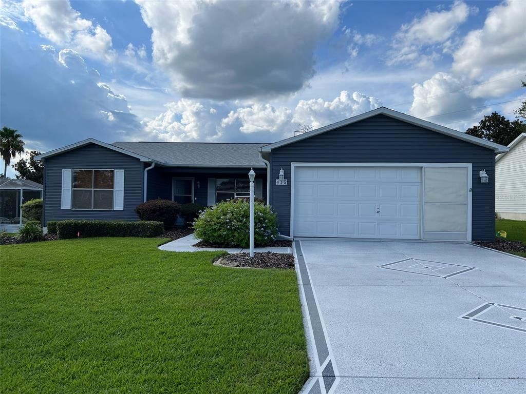 Attached, Exterior, Facade, Ranch