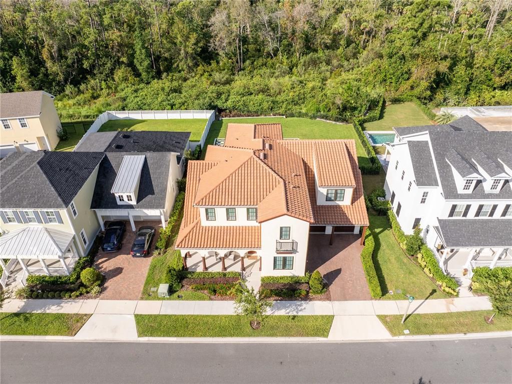 Exterior, Drone