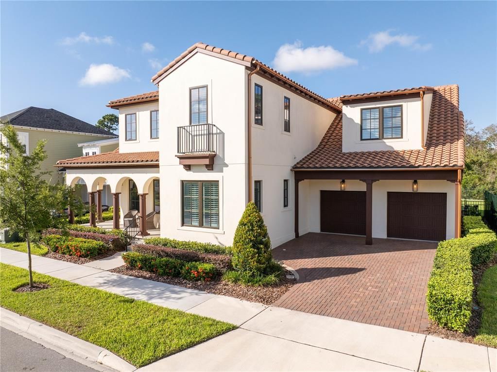 Attached, Exterior, Facade, Mediterranean