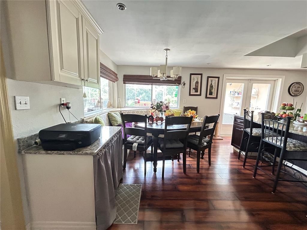 Dining room, Interior, Pendant Lights, Recessed Lighting, Wood Texture Flooring