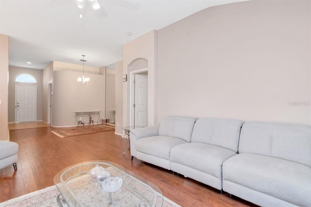 Chandelier, Dining room, Interior, Recessed Lighting, Wood Texture Flooring