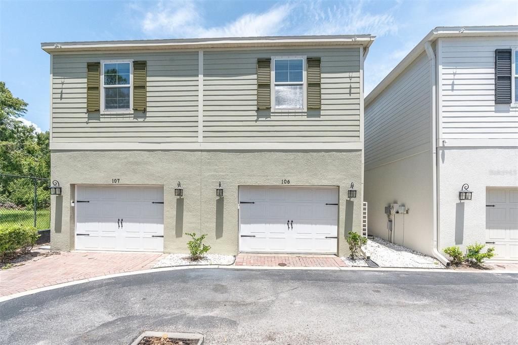 Attached, Exterior, Facade, Rowhouse