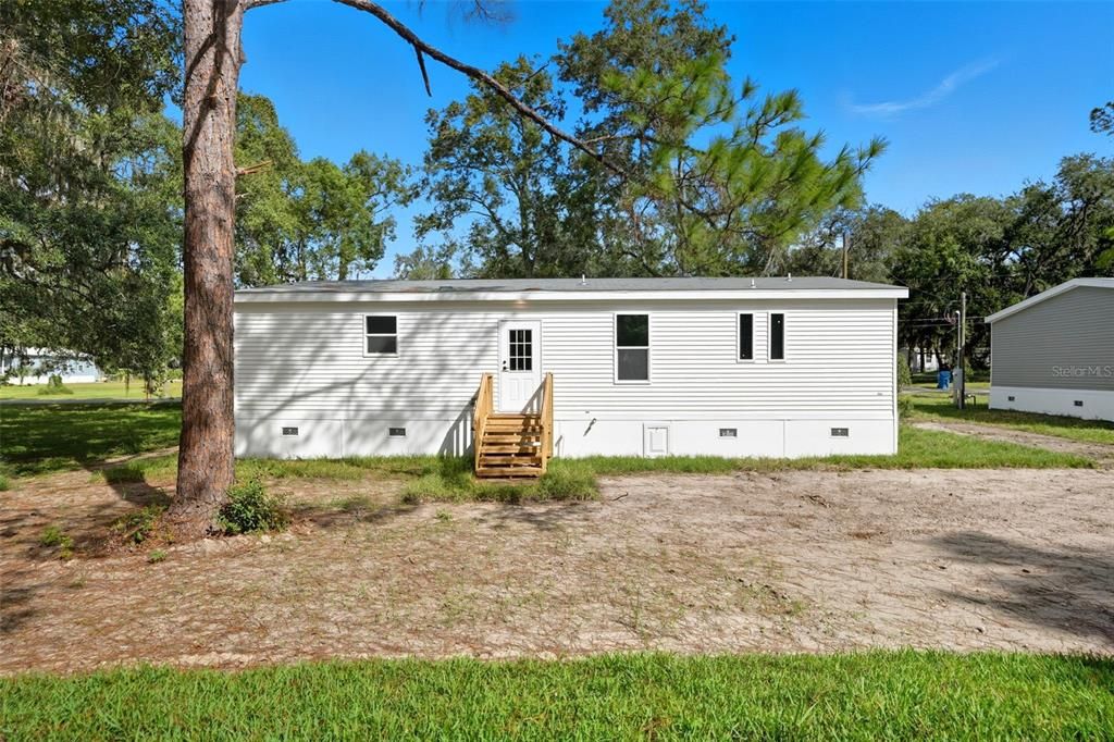 Backyard, Exterior