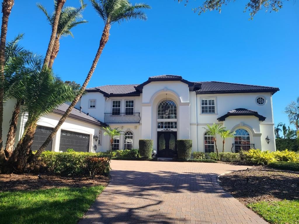 Attached, Exterior, Facade, Mediterranean