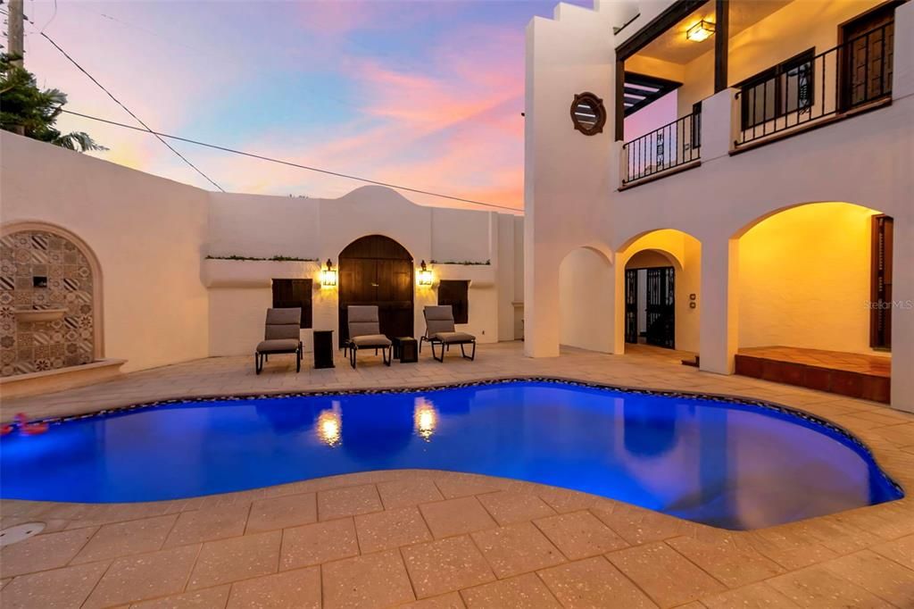 Exterior, Pool