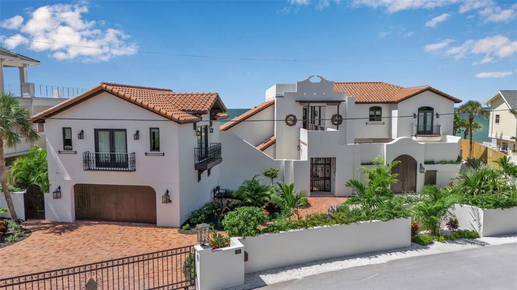 Attached, Exterior, Facade, Spanish Mediterranean