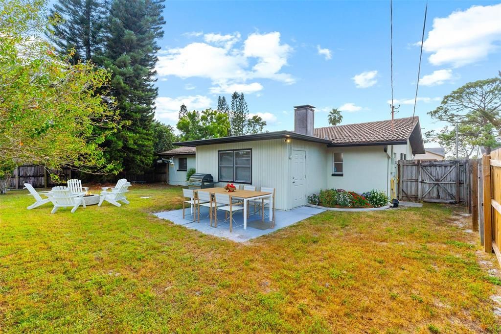 Backyard, Exterior