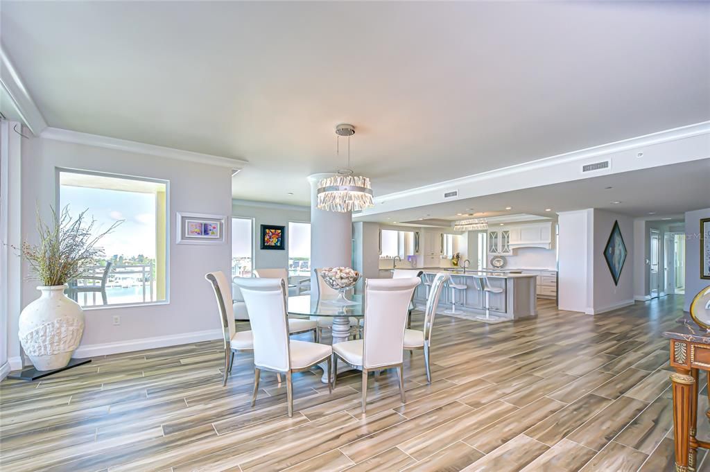 Chandelier, Dining room, Interior, Kitchen, Recessed Lighting, Wood Texture Flooring