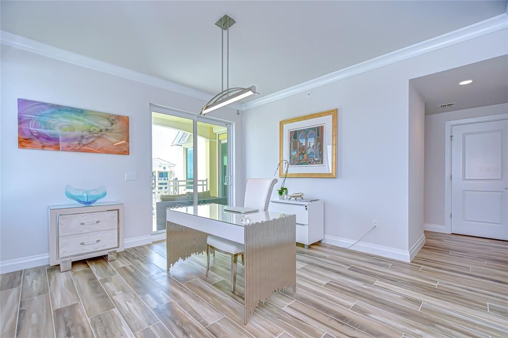 Home Office, Interior, Pendant Lights, Recessed Lighting, Wood Texture Flooring