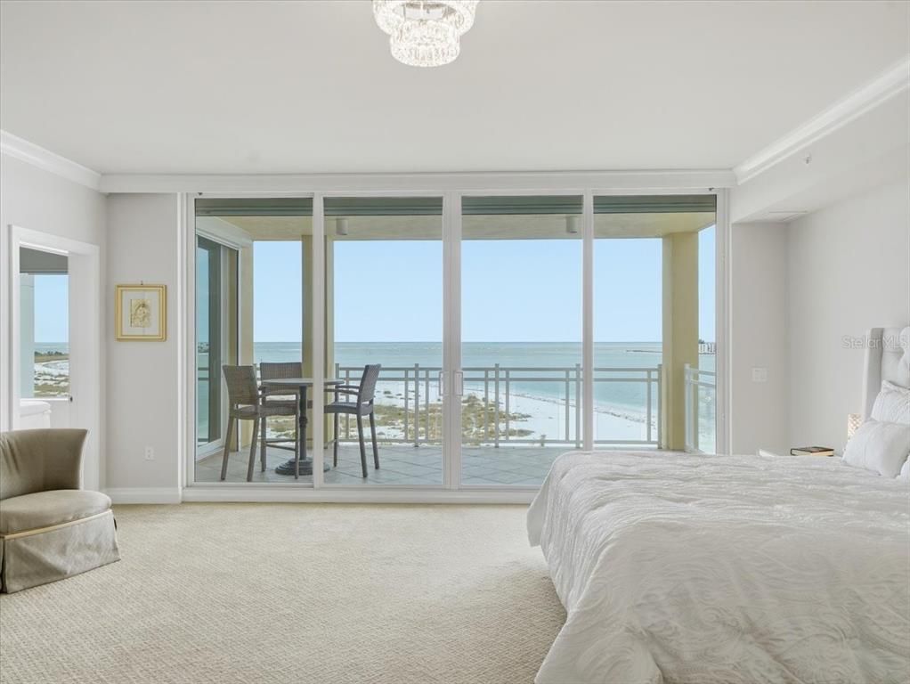 Bedroom, Interior, Water