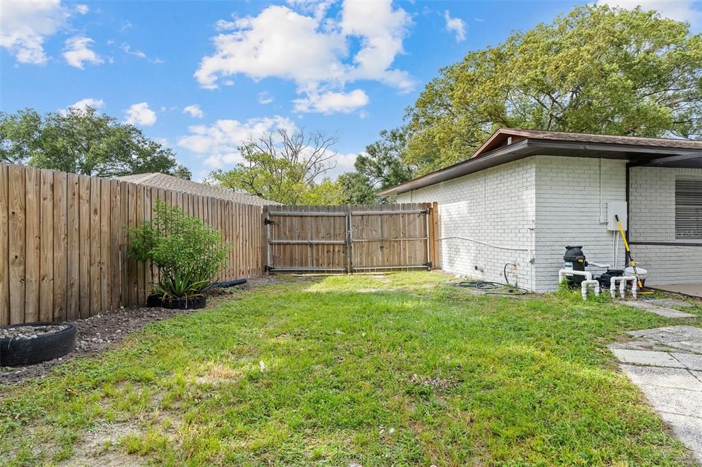 Backyard, Exterior
