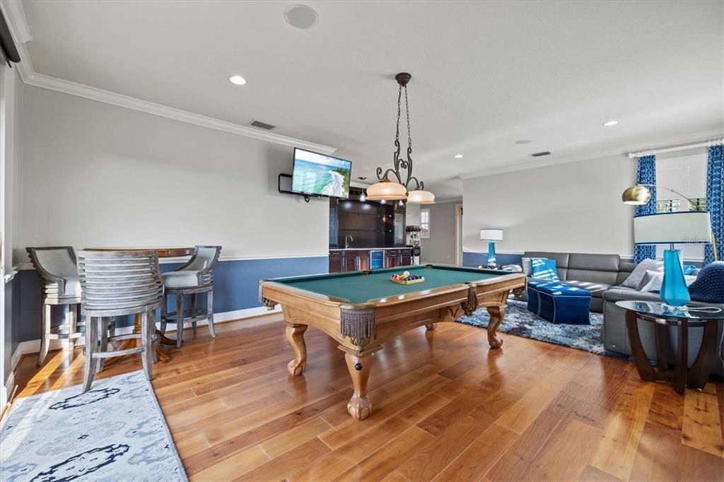 Billiard Table, Game Room, Interior, Living room, Pendant Lights, Recessed Lighting, Wood Texture Flooring