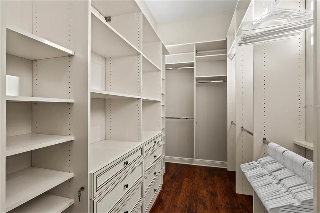 Interior, Walk-in Closets, Wood Texture Flooring
