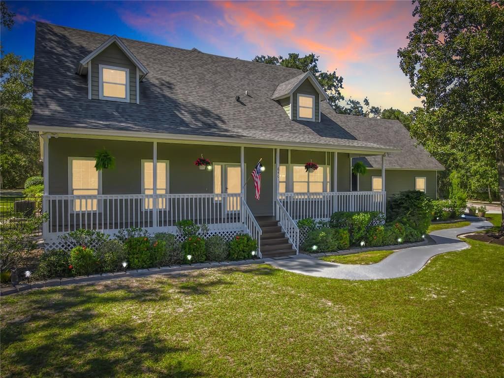 Exterior, Facade, Cape Cod