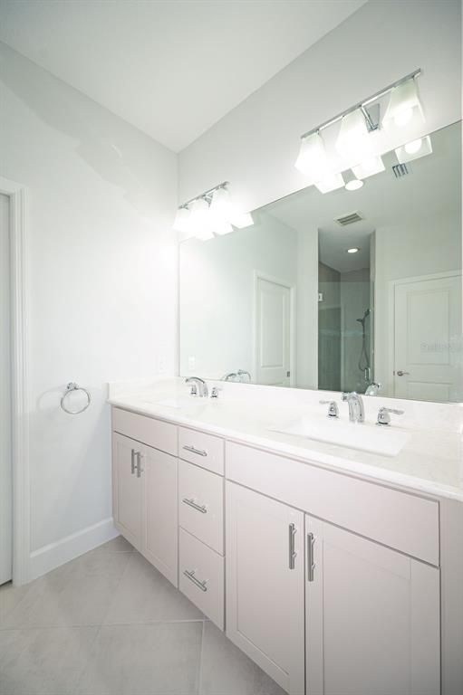 Bathroom, Dual Sink Vanities, Interior, Recessed Lighting