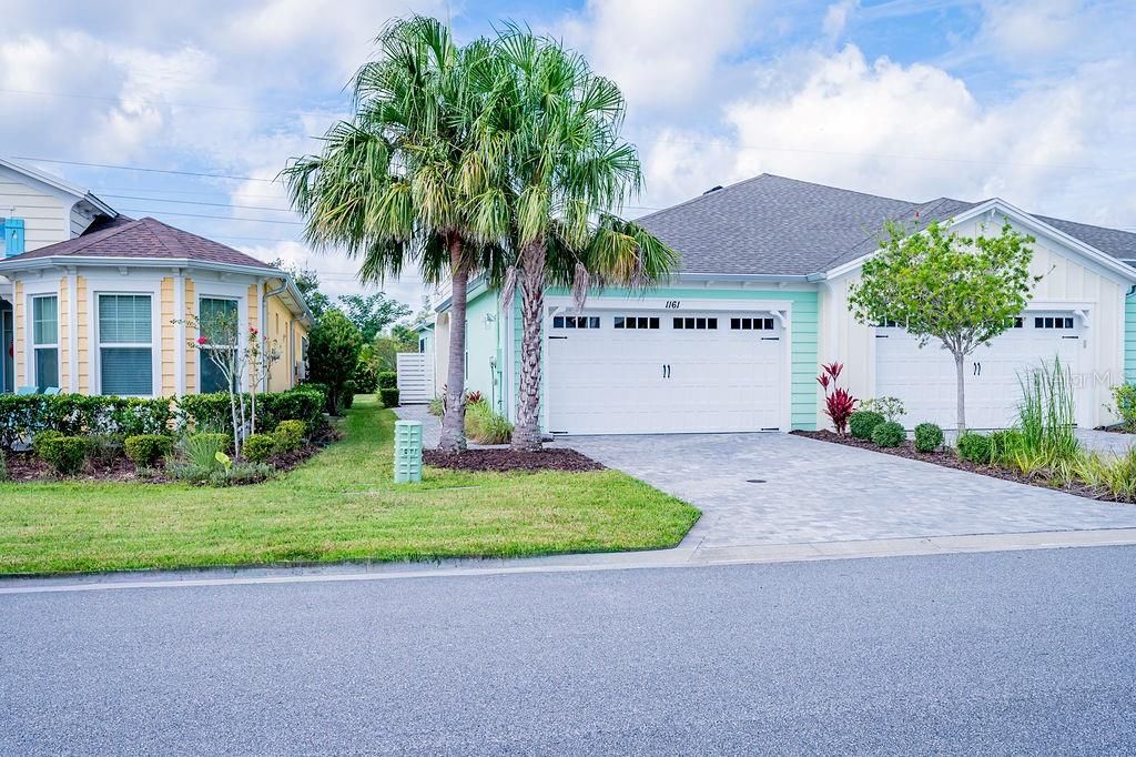 Attached, Exterior, Facade, Ranch