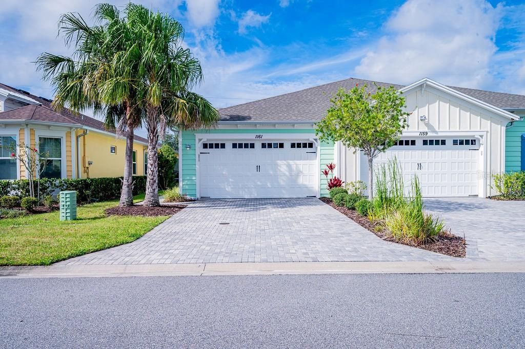 Attached, Exterior, Facade, Ranch