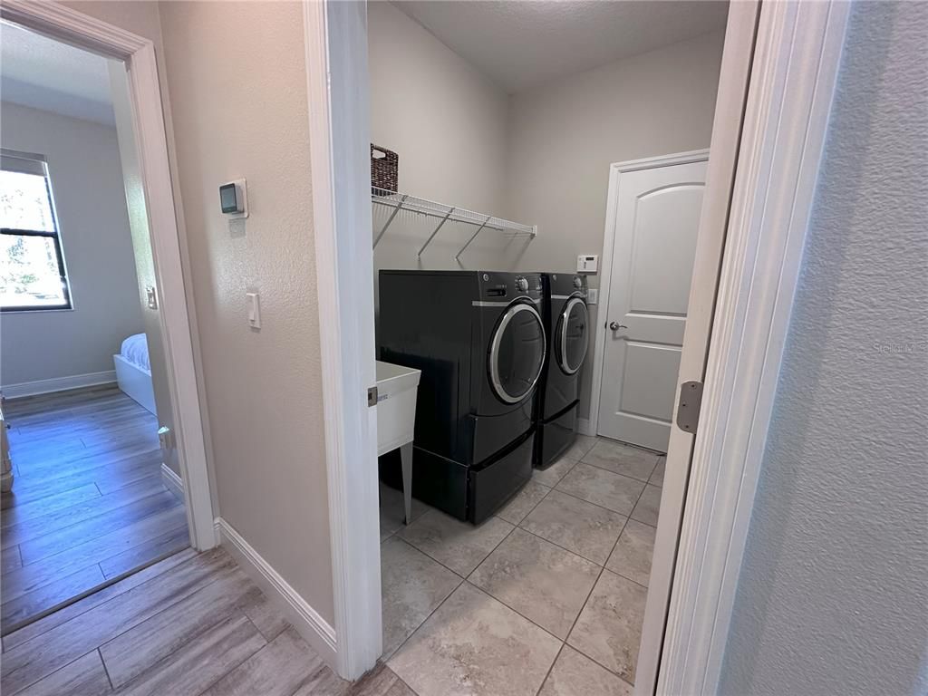 Interior, Washer, Wood Texture Flooring
