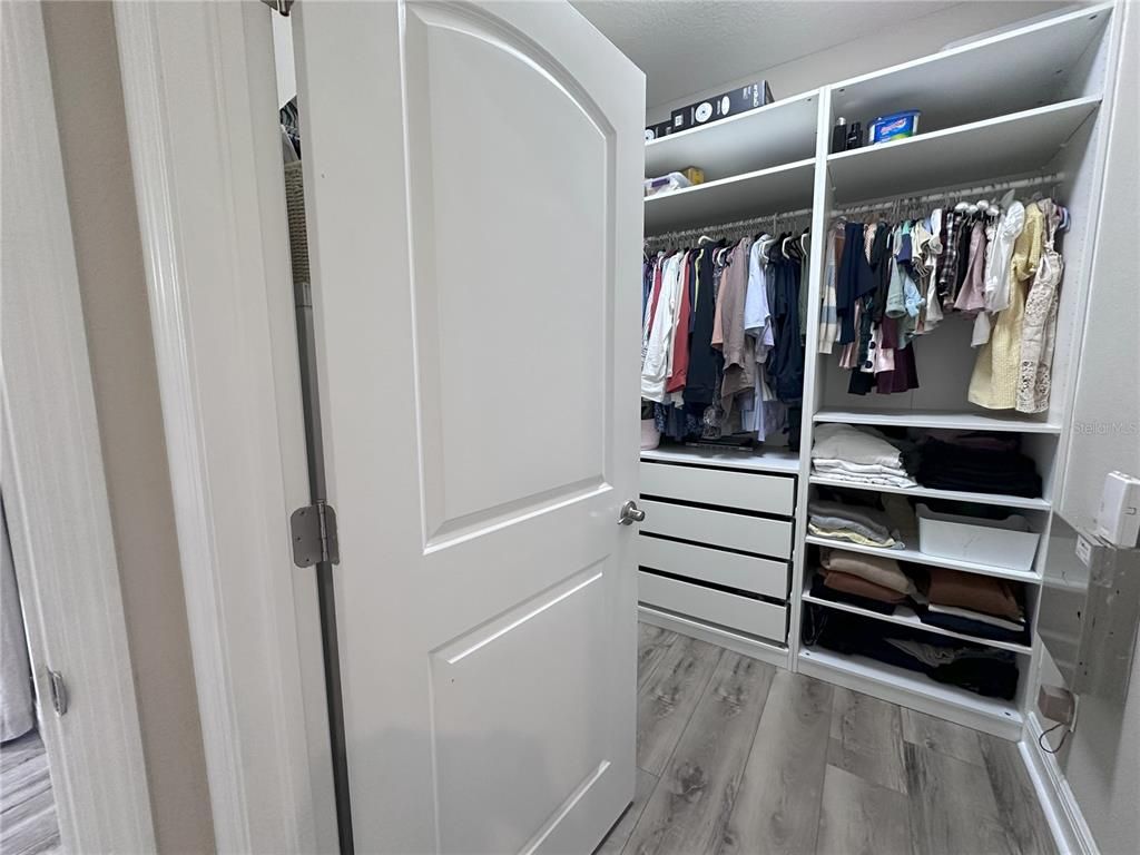 Interior, Walk-in Closets, Wood Texture Flooring