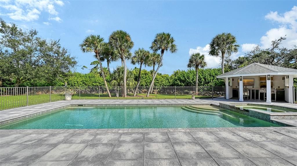 Exterior, Pool
