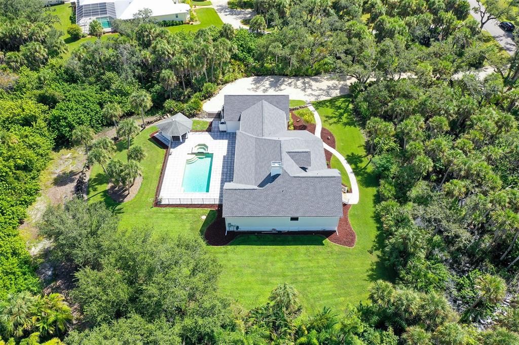 Exterior, Drone
