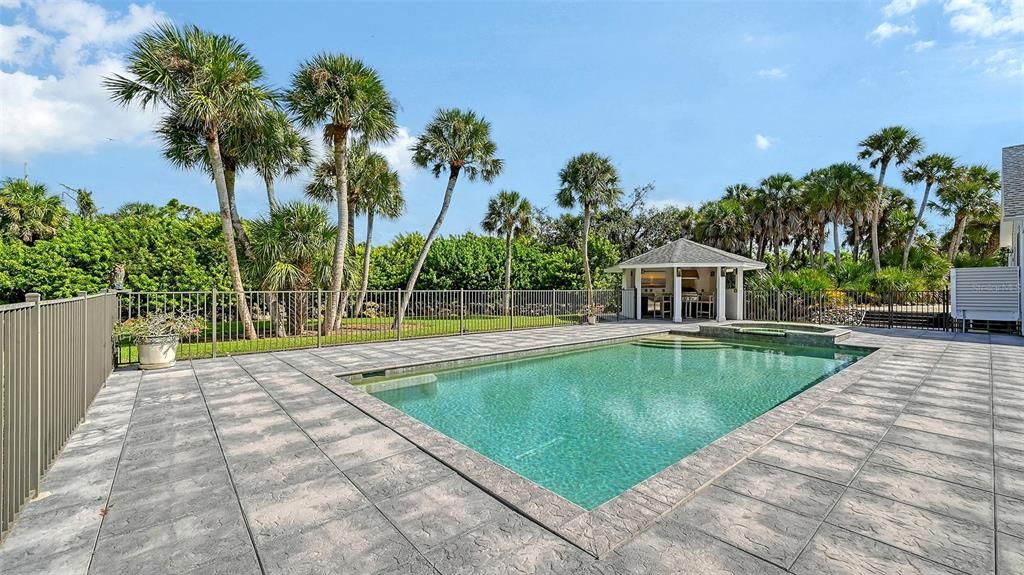 Exterior, Pool