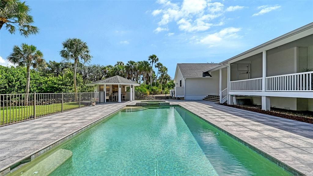 Exterior, Pool
