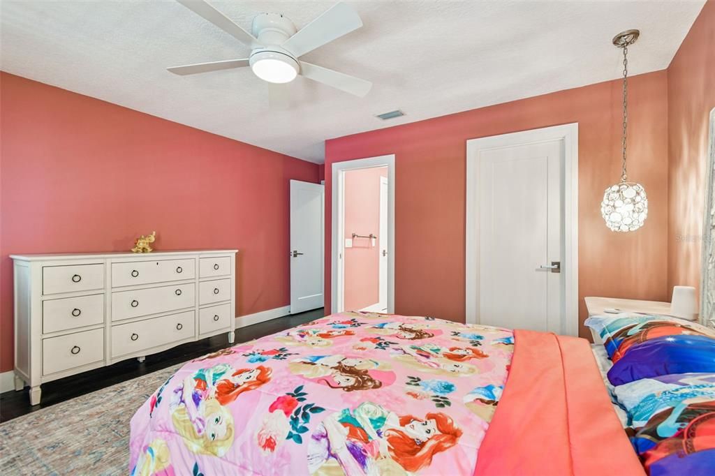 Bedroom, Interior, Pendant Lights