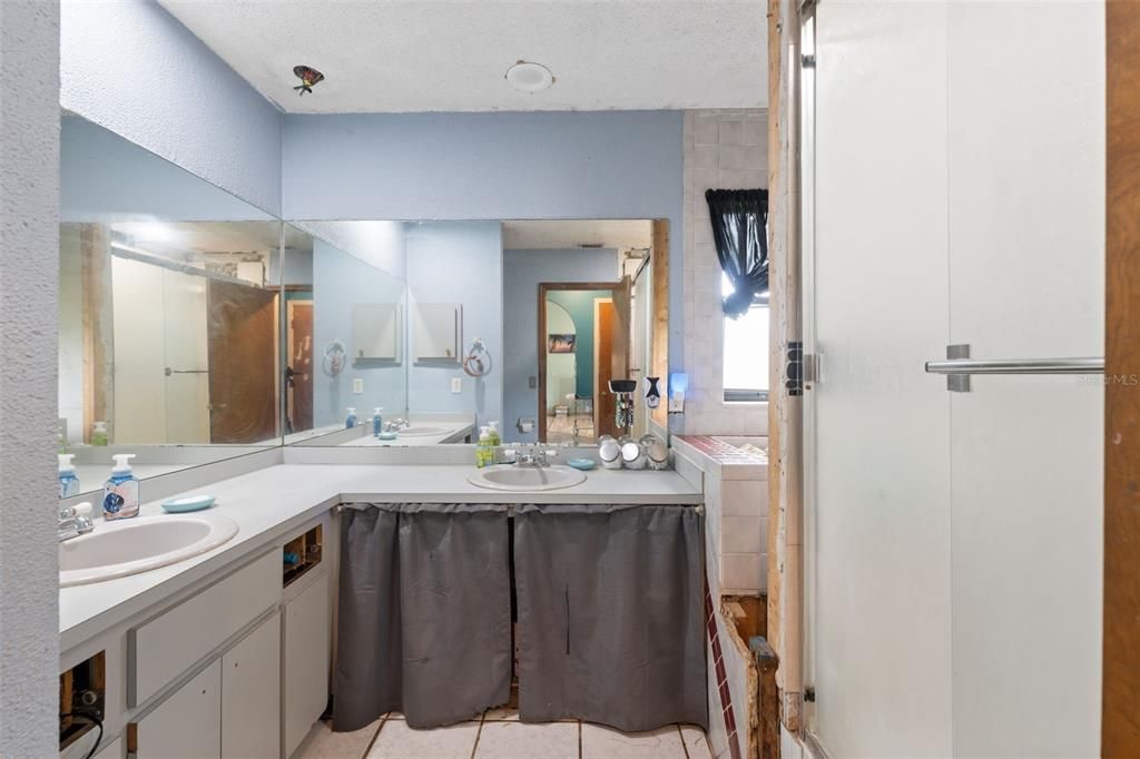 Bathroom, Dual Sink Vanities, Interior