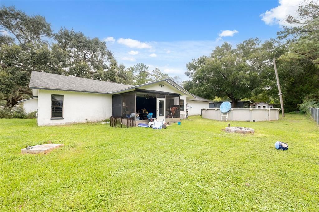 Backyard, Exterior