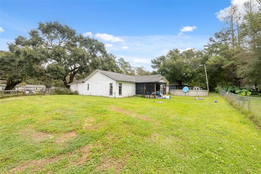 Backyard, Exterior