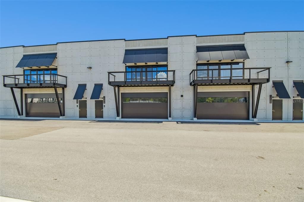 Attached, Exterior, Facade, Modern