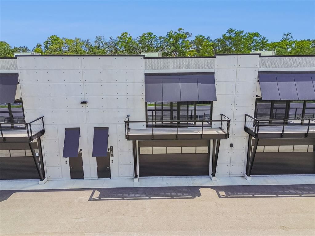 Exterior, Facade, Modern