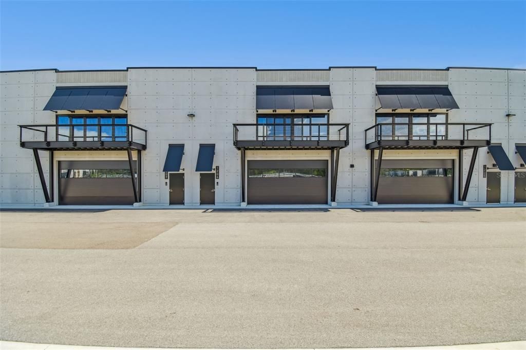 Attached, Exterior, Facade, Modern