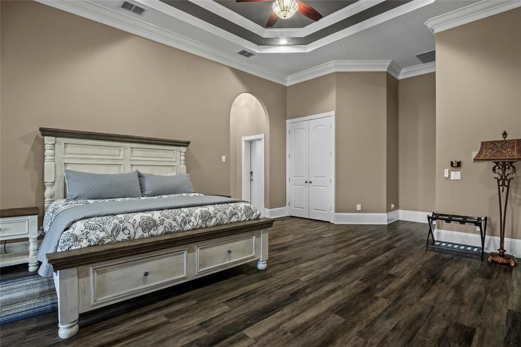 Bedroom, Interior, Recessed Lighting, Wood Texture Flooring