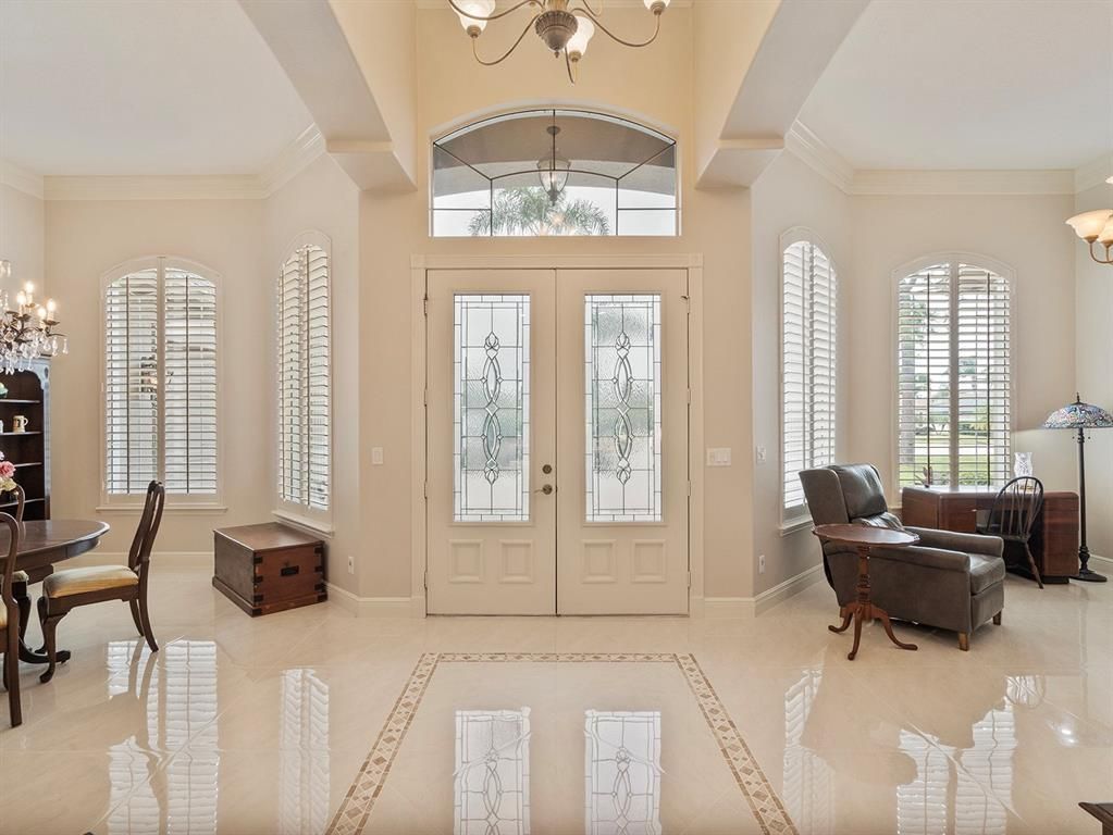 Chandelier, Dining room, Interior