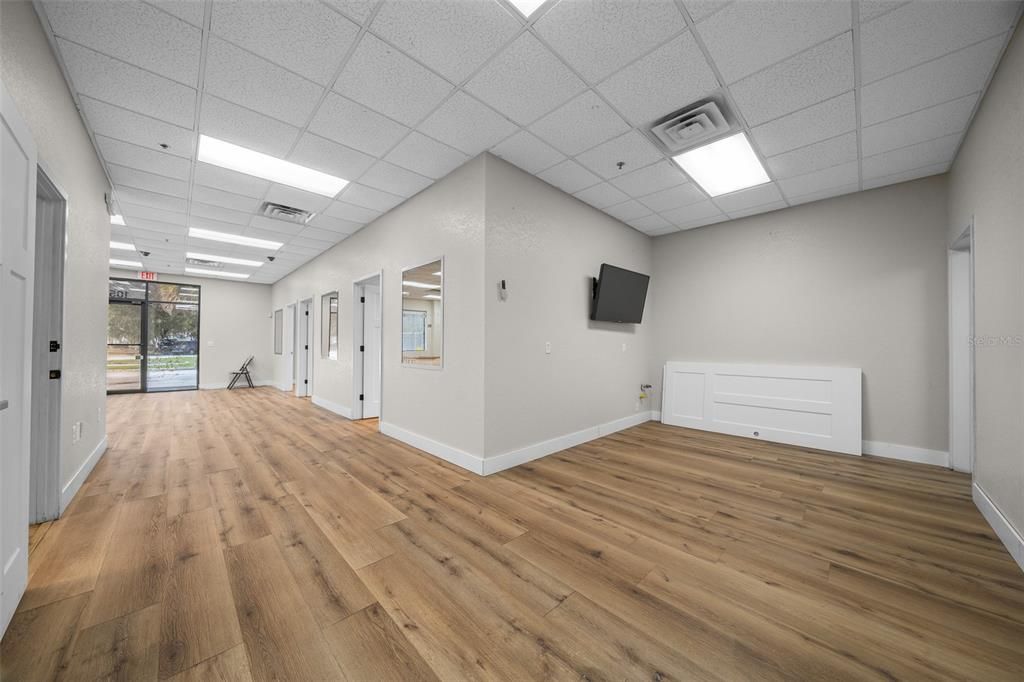 Empty room, Interior, Recessed Lighting, Wood Texture Flooring