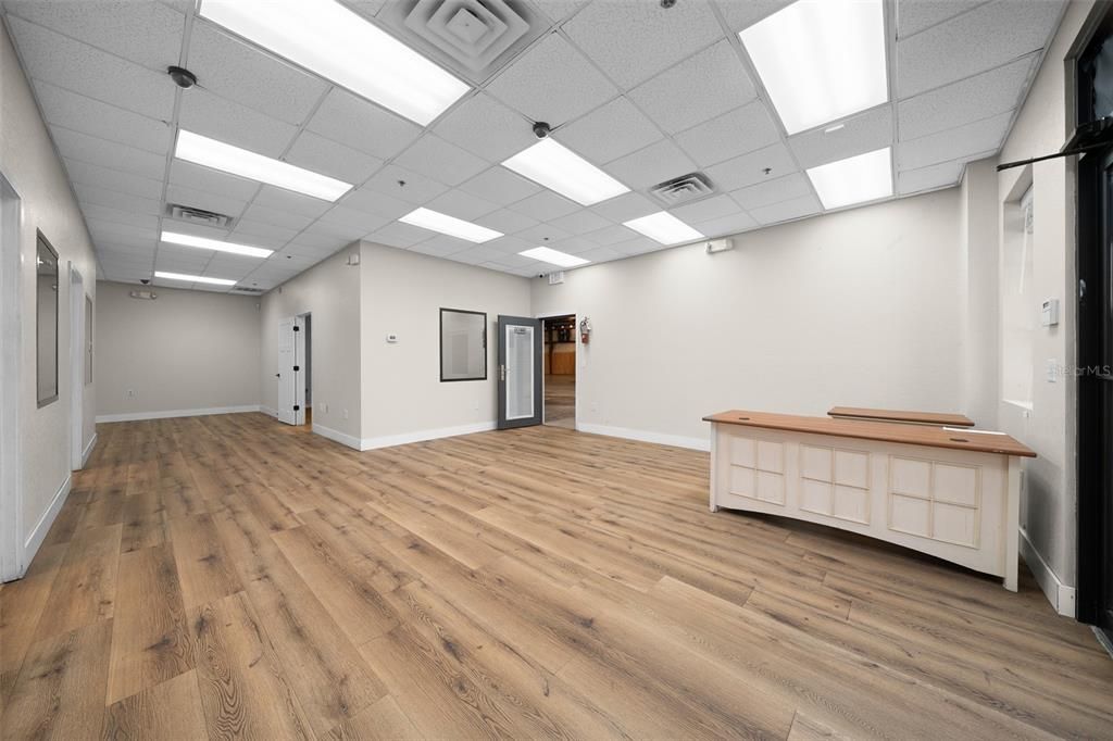 Empty room, Interior, Recessed Lighting, Wood Texture Flooring