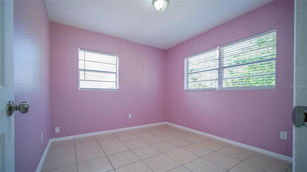 Empty room, Interior