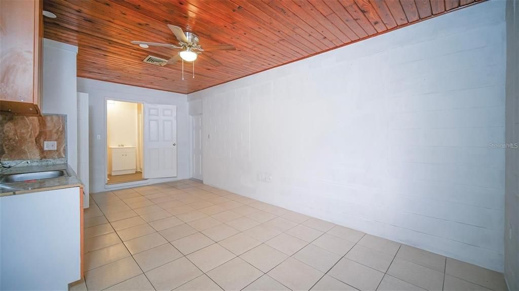Empty room, Interior, Recessed Lighting, Wooden Ceilings