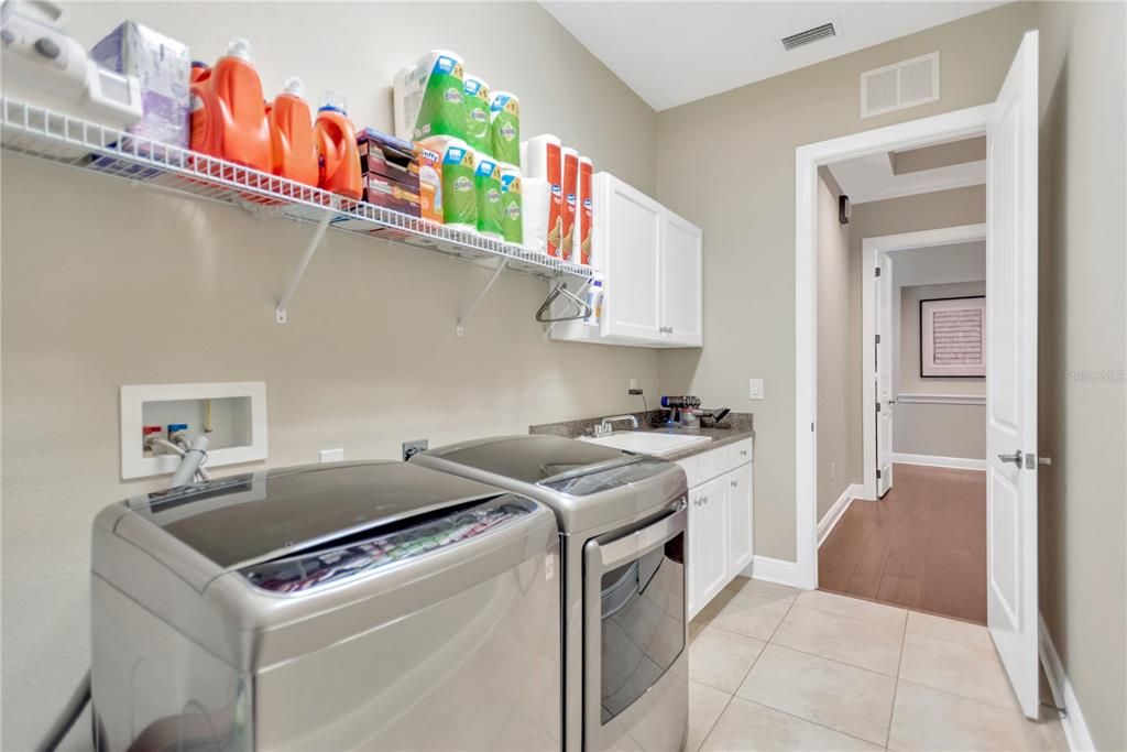 Interior, Washer, Wood Texture Flooring